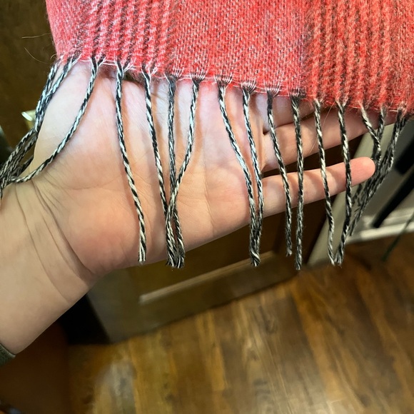 Red and black-and-white striped Italian acrylic scarf NWOT - Picture 3 of 8